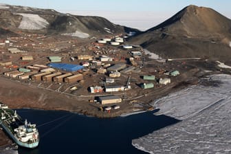 Die McMurdo-Station der USA: Zwei Mitarbeiter sind in der Antarktis verstorben.