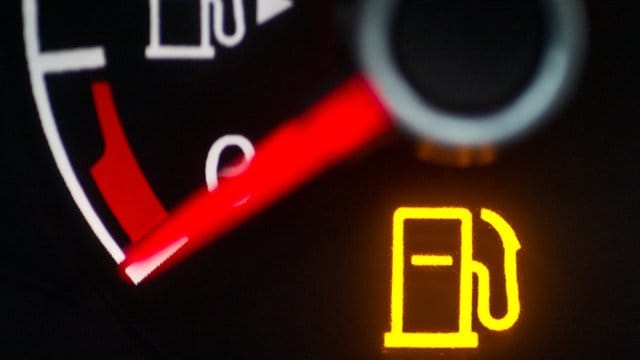 Ist der Motor kalt, schluckt er besonders viel Sprit. Ist der Motor kalt, schluckt er besonders viel Sprit.