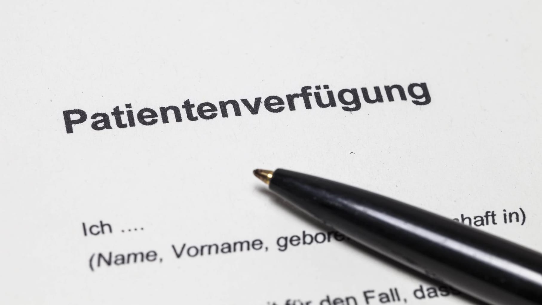 Patientenverfügung: Ein neues Urteil hat geklärt, wie konkret Menschen für den Ernstfall festhalten müssen, wann sie weiterleben wollen und wann nicht.