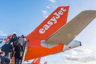 Easyjet-Maschine: Die Fluggesellschaft schließt im Kleingedruckten der Geschäftsbedingungen eine Erstattung von Gebühren und Steuern aus.