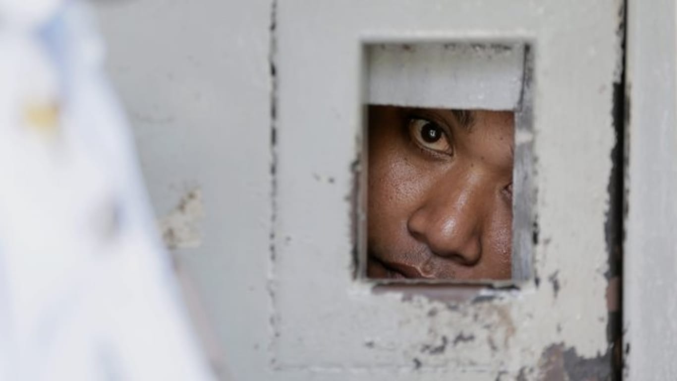 Zellentür in einem indonesischen Gefängnis: Dem auf Bali festgenommenen Deutschen droht die Todesstrafe.