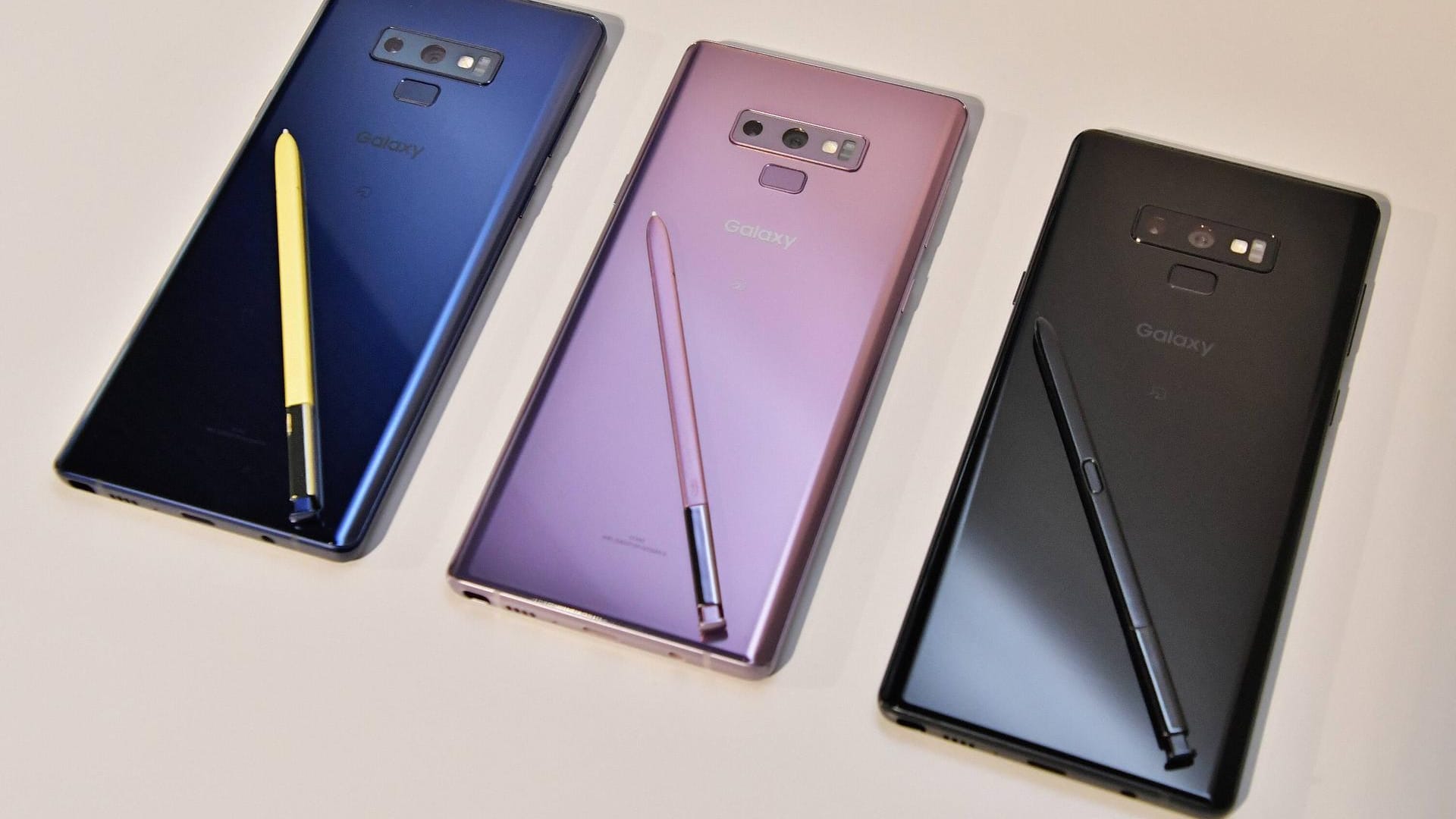 Samsung Galaxy Note 9: Samsungs Sprachassistent Bixby beherrschte lange Zeit nur Englisch und Koreanisch. Samsung Galaxy Note 9: Samsungs Sprachassistent Bixby beherrschte lange Zeit nur Englisch und Koreanisch.