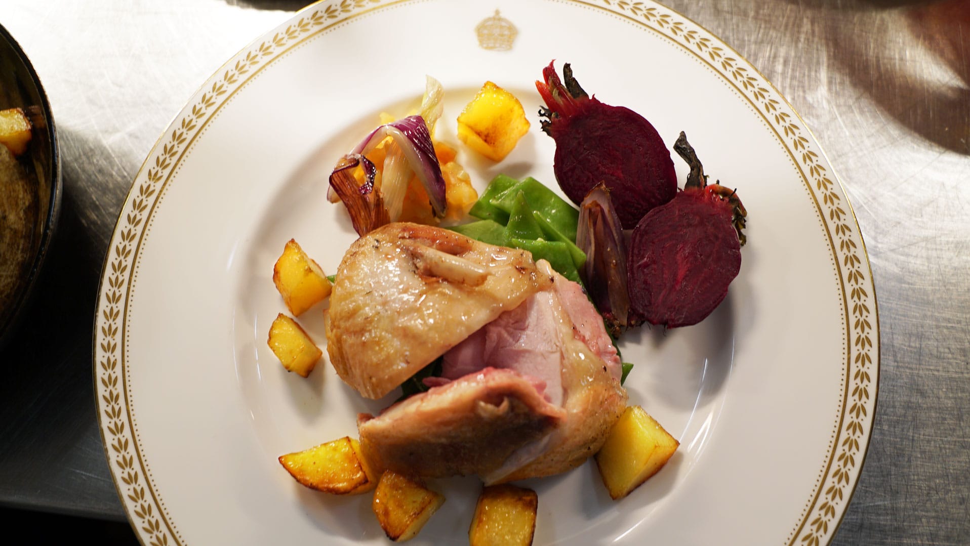 Weihnachtsessen: Fasan mit Bohnen, Roter Beete, Roast Potatoes und Quittenchutney.