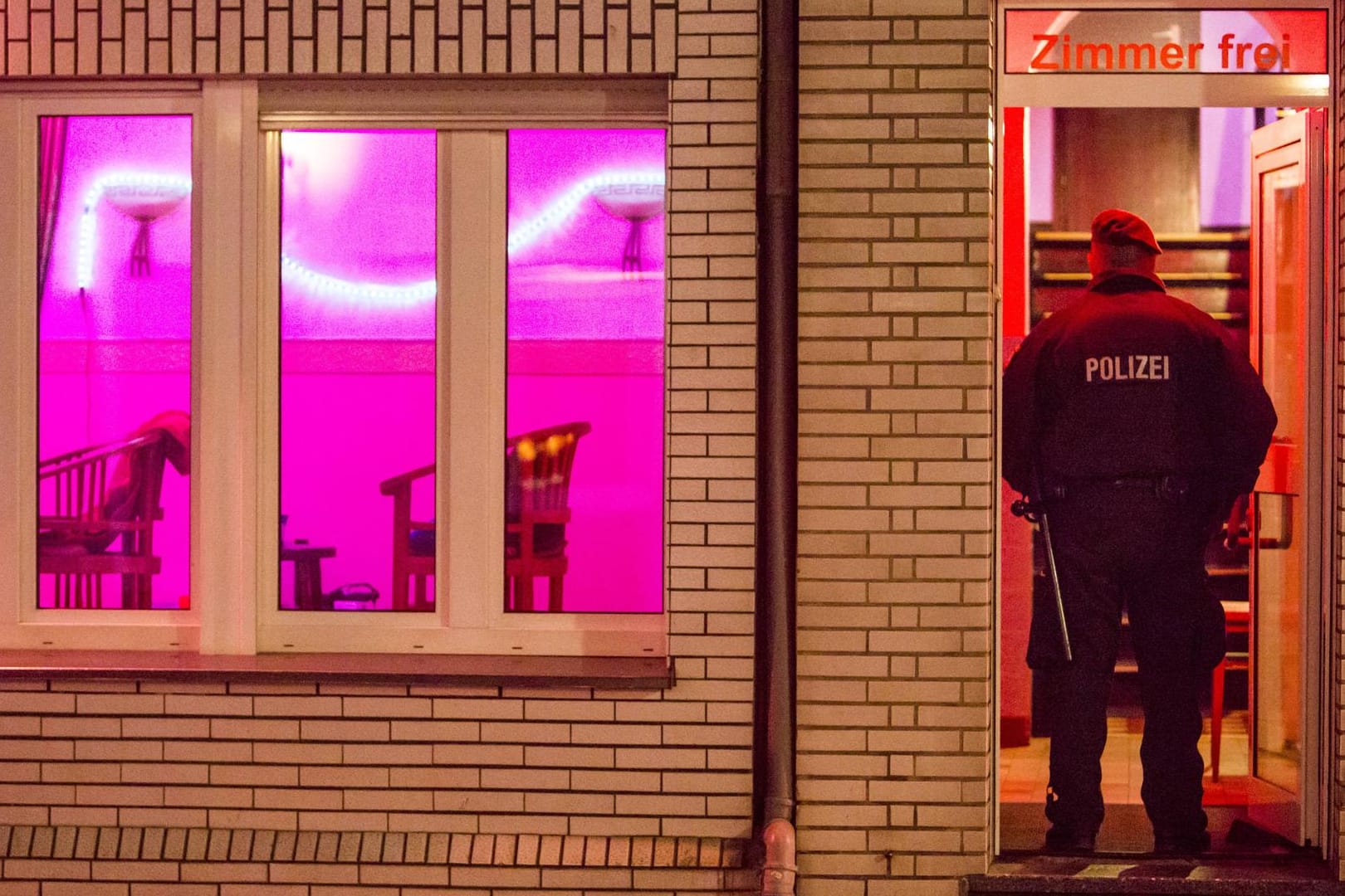 Ermittler haben Probleme, die Opfer von Zwangsprostitution zum Reden zu bringen (Symbolbild).