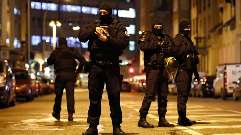 Die Anti-Terror-Einheit der französischen Polizei: Der mutmaßliche Attentäter soll das Feuer auf die Polizisten eröffnet haben.