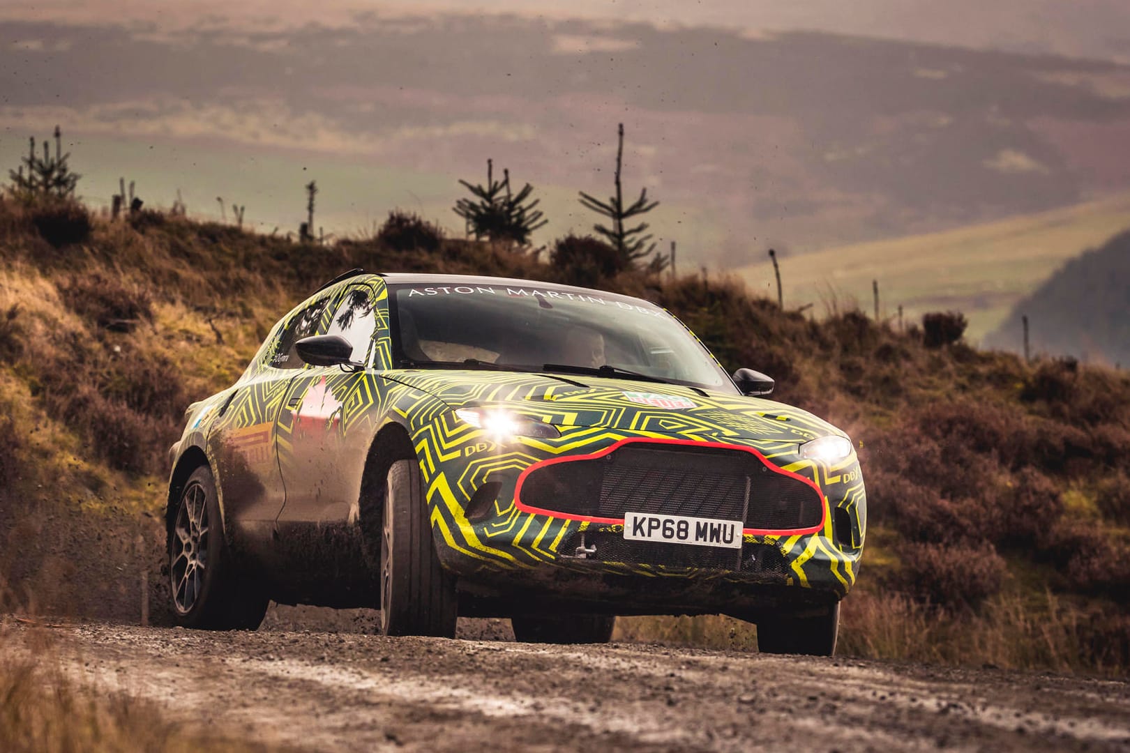 Jungfernfahrt im Gelände: Mit dem DBX bringt Aston Martin erstmals ein SUV.