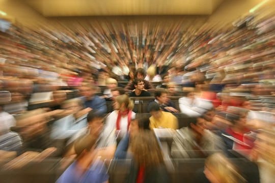 Studierende können einen Teil der in einem Auslandssemester anfallenden Ausgaben beim Finanzamt angeben.