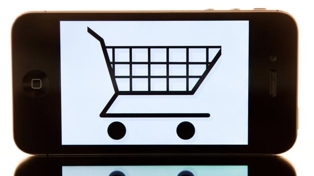 Vor Weihnachten sollten Konsumenten die Preise im Onlinehandel gut vergleichen. Vor Weihnachten sollten Konsumenten die Preise im Onlinehandel gut vergleichen.