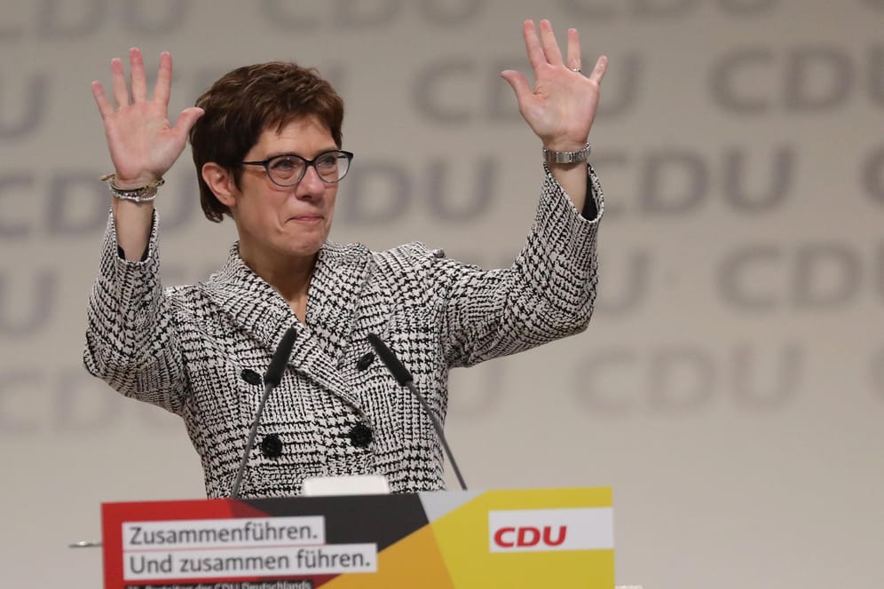 Annegret Kramp-Karrenbauer: Die neu gewählte CDU-Vorsitzende gewann zunächst nur knapp – und bekommt jetzt doch klare Zustimmung. (Archivbild)