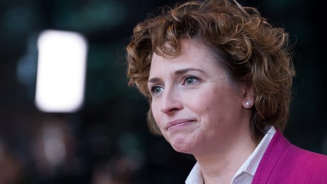 Generalsekretärin Nicola Beer zieht für die FDP als Spitzenkandidatin in den Europawahlkampf. Generalsekretärin Nicola Beer zieht für die FDP als Spitzenkandidatin in den Europawahlkampf.