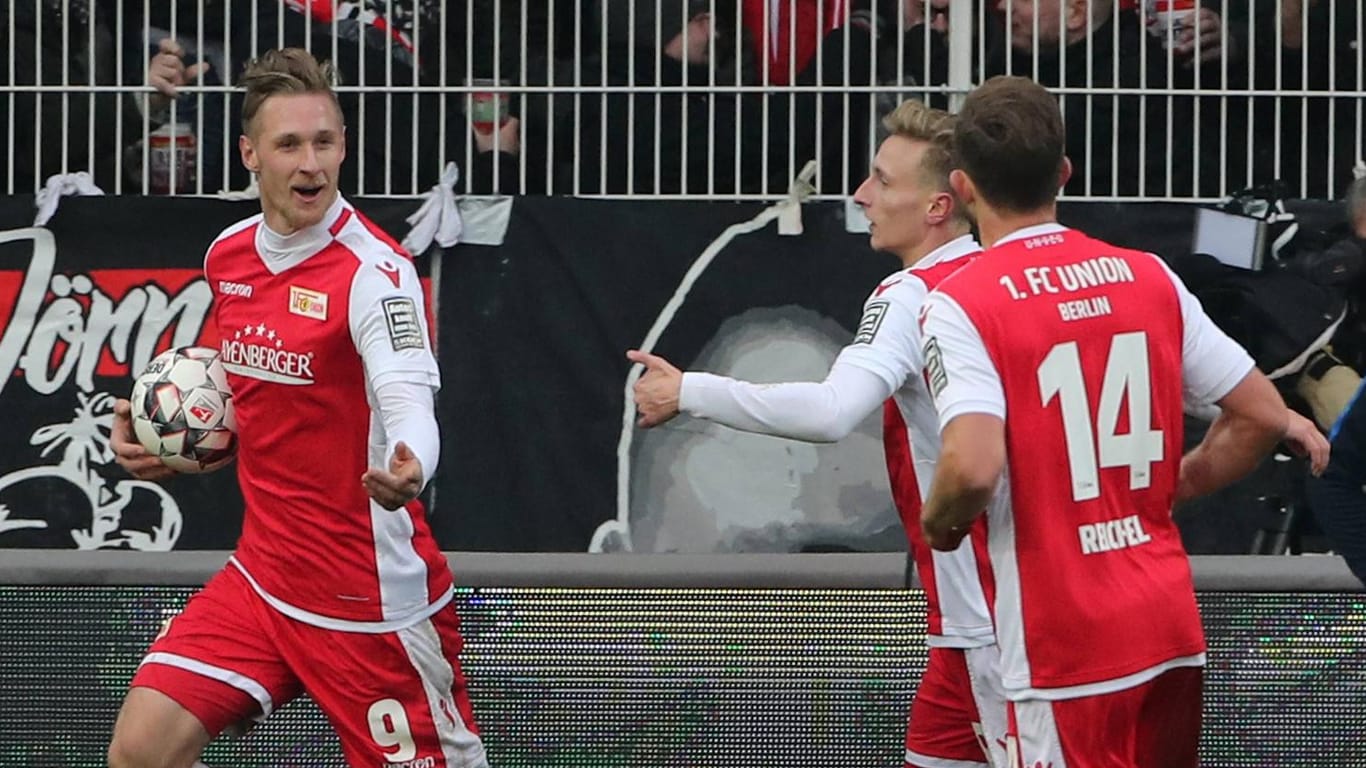 Die Eisernen jubeln: Sebastian Polter (l.) feiert seinen Treffer zur 1:0-Führung gegen Bochum.