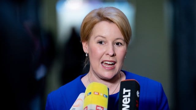 Bundesfamilienministerin Franziska Giffey nach der erfolgreichen Abstimmung über das "Gute-Kita-Gesetz" im Bundesrat. Bundesfamilienministerin Franziska Giffey nach der erfolgreichen Abstimmung über das "Gute-Kita-Gesetz" im Bundesrat.
