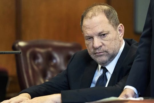 US-Filmproduzent Harvey Weinstein soll mit Sex mit Jennifer Lawrence geprahlt haben.