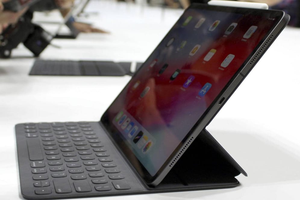 Apple iPad Pro: Eine Tastatur mit Halterung gibt es gegen Aufpreis.