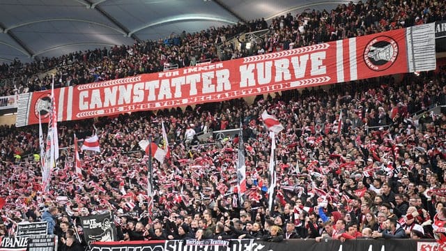 Der VfB Stuttgart trauert um den Herbert Gentner, den Vater von VfB-Kapitän Christian Gentner. Der VfB Stuttgart trauert um den Herbert Gentner, den Vater von VfB-Kapitän Christian Gentner.