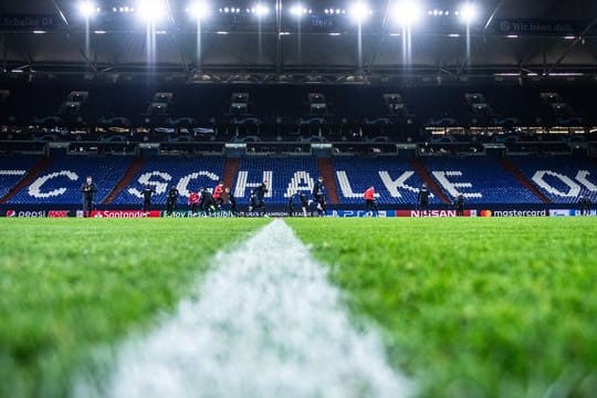 Der FC Schalke 04 wird wegen vermeintlich ausstehenden Provisionen verklagt.