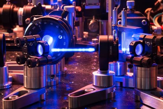Die quantenmechanische Verschränkung von Lichtteilchen wurde von Wiener Forschern eingesetzt, um innerhalb eines Netzwerks abhörsichere Kommunikation zwischen mehreren Teilnehmern zu ermöglichen.