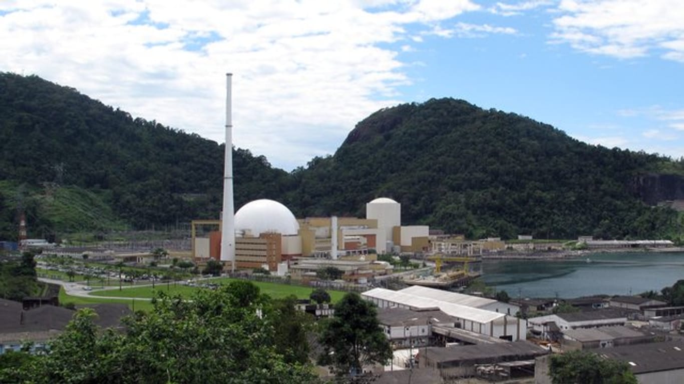 Der Druckwasserreaktor Angra III entsteht derzeit in Angra dos Reis, rund 150 Kilometer südlich von Rio de Janeiro.