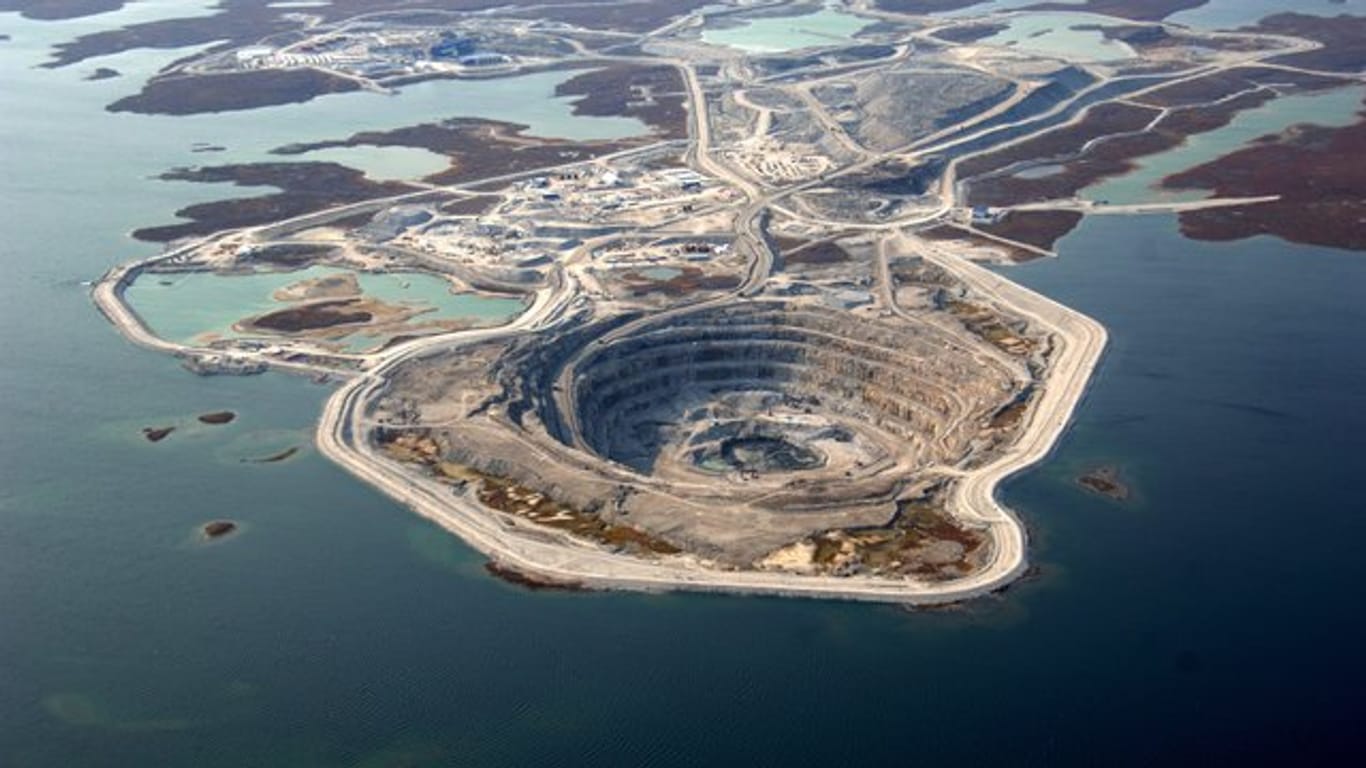 Blick auf die Diavik Diamond Mine knapp 220 Kilometer südlich des Polarkreises.