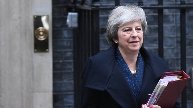 Großbritanniens Premierministerin Theresa May: "Das Parlament hat die demokratische Pflicht, das umzusetzen, wofür das britische Volk gestimmt hat. Großbritanniens Premierministerin Theresa May: "Das Parlament hat die demokratische Pflicht, das umzusetzen, wofür das britische Volk gestimmt hat.