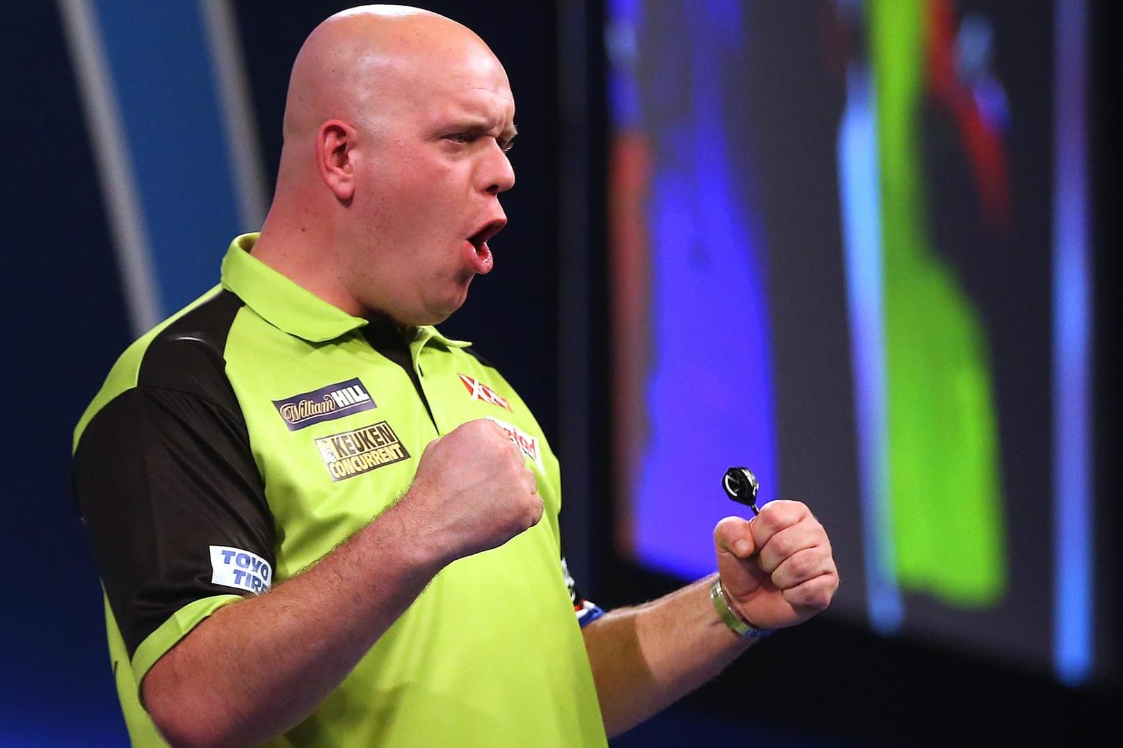 Darts-WM: Michael van Gerwen jubelt über seinen Sieg im Spiel gegen Tabern aus England