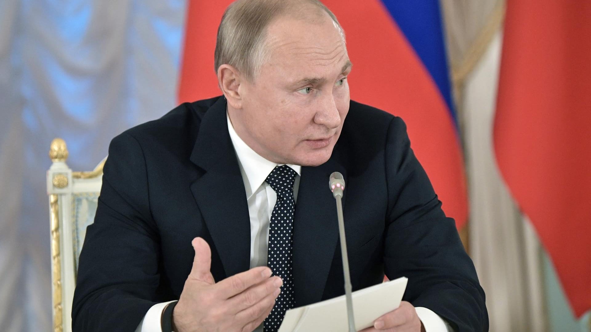Wladimir Putin spricht bei einem Treffen mit Kulturberatern: Im November hatten Polizei und Geheimdienst Rap-Konzerte kontrolliert und teilweise unterbunden. Wladimir Putin spricht bei einem Treffen mit Kulturberatern: Im November hatten Polizei und Geheimdienst Rap-Konzerte kontrolliert und teilweise unterbunden.