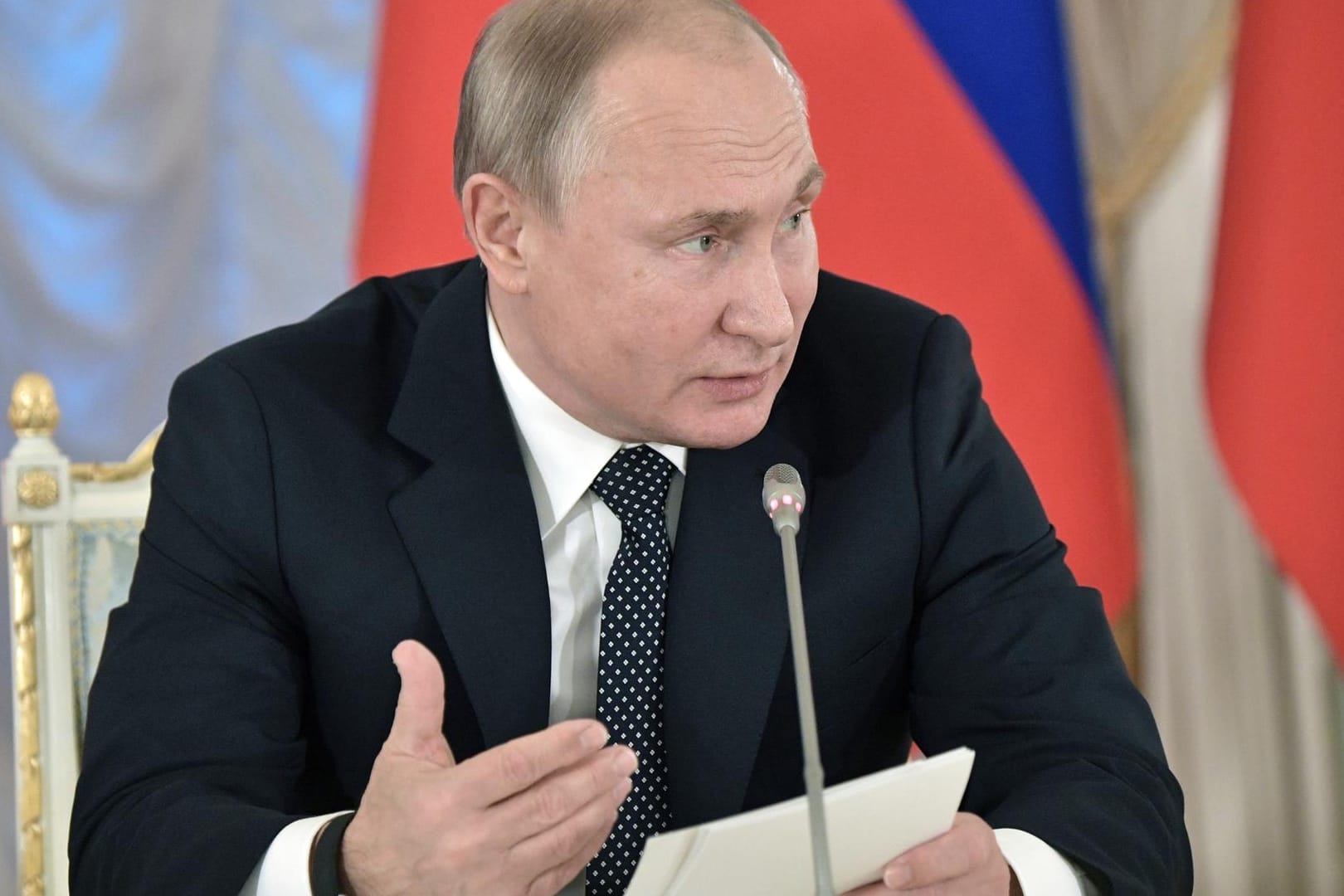 Wladimir Putin spricht bei einem Treffen mit Kulturberatern: Im November hatten Polizei und Geheimdienst Rap-Konzerte kontrolliert und teilweise unterbunden.