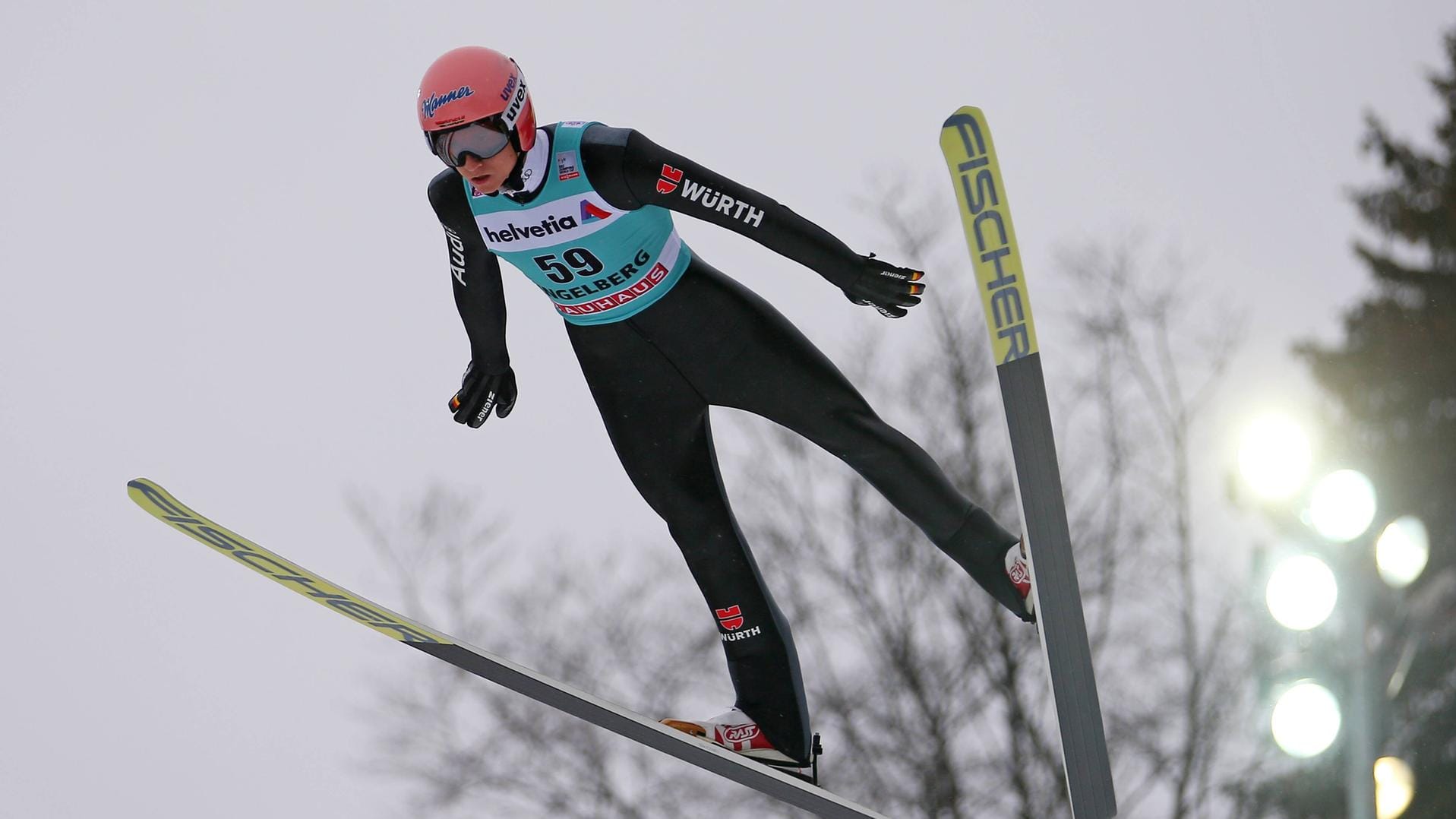 Karl Geiger auf der Schanze in Engelberg.