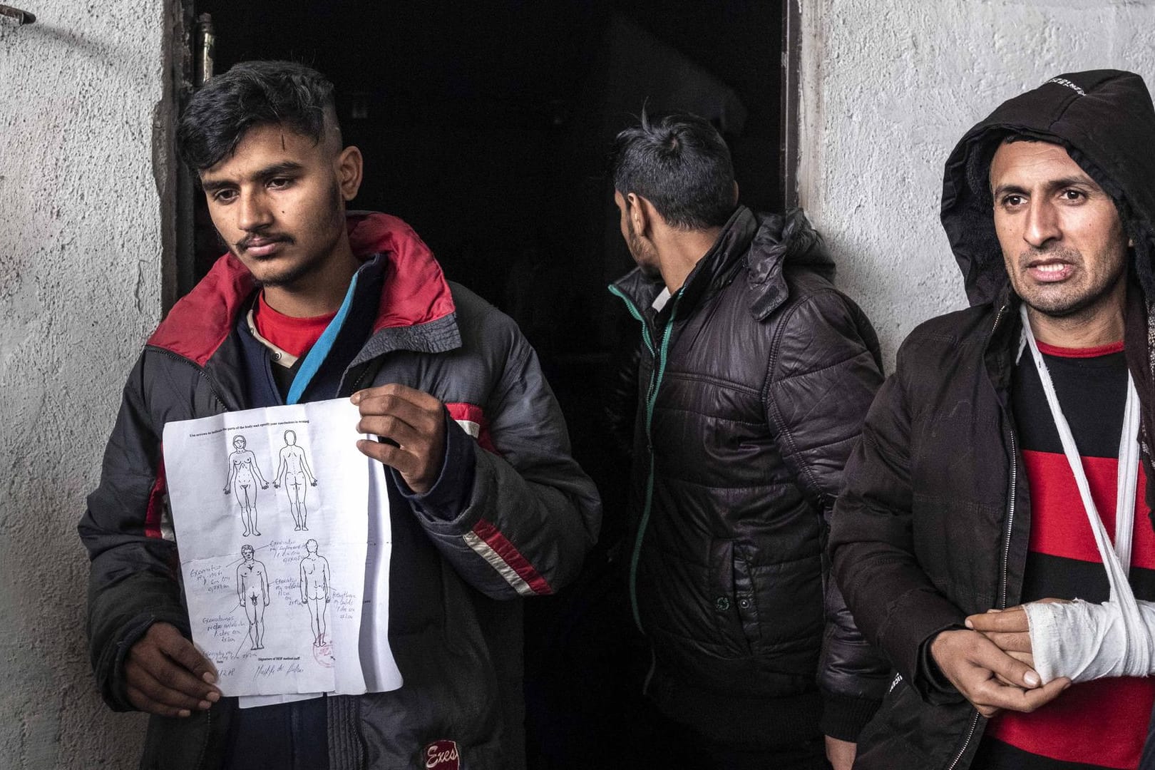 Flüchtlinge in einem Lage im bosnischen Bihac. Von hier versuchen sie, über die Grenze nach Kroatien zu gelangen.