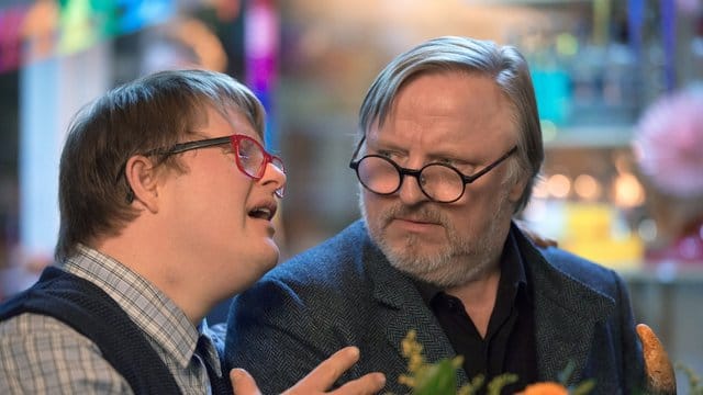 Neulehrer Ralph Friesner (Axel Prahl) mit seinem Schüler Norbert (Nico Randel).