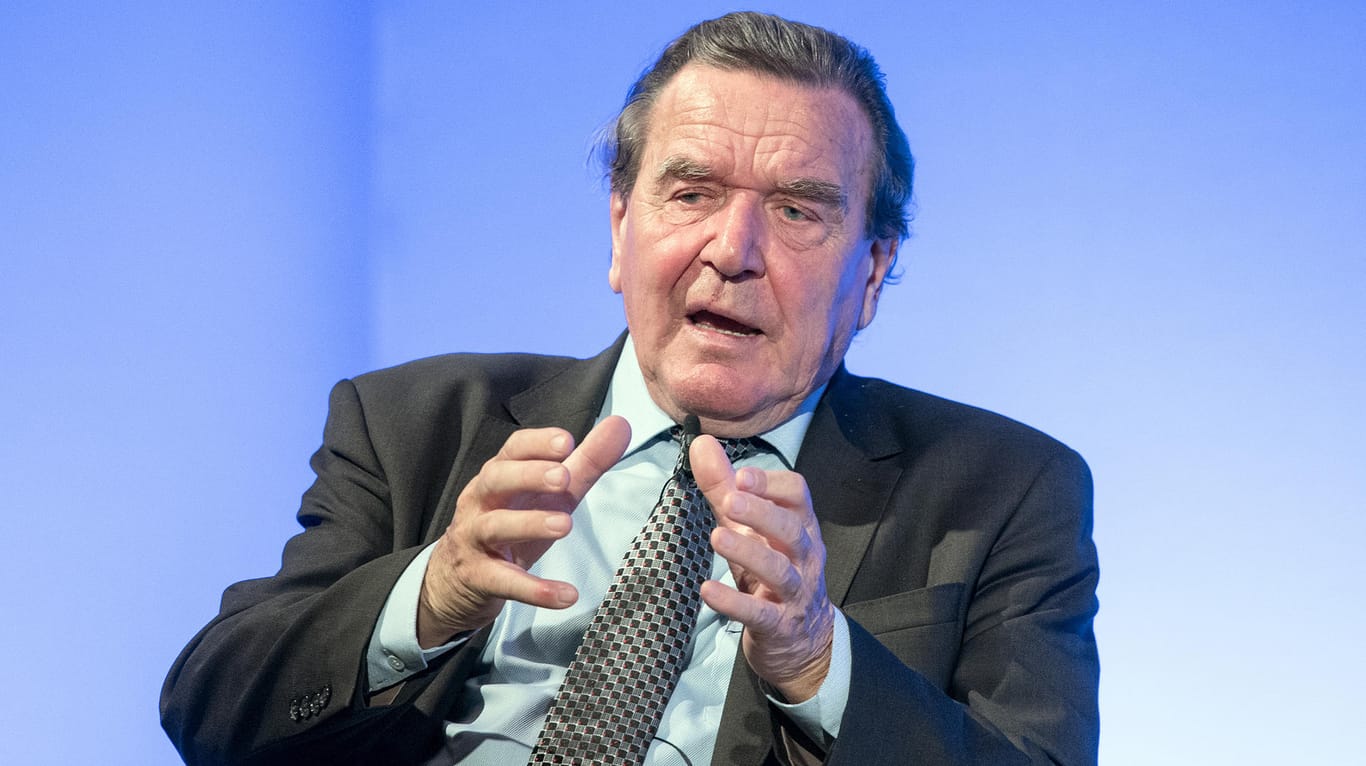 Gerhard Schröder: Der ehemalige Bundeskanzler fordert einen Kurs der Mitte in der SPD, um verlorene Wähler zurück zu gewinnen.