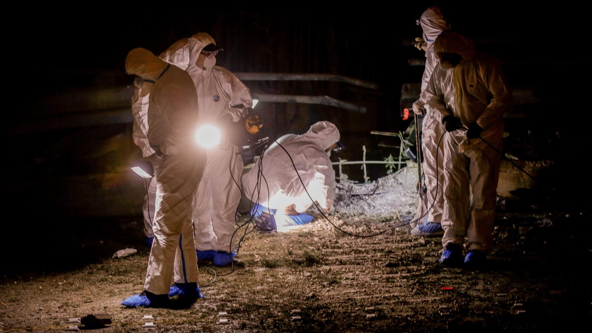 Die Spurensicherung am Tatort: Bei der Explosion in Griechenland wurde niemand verletzt.