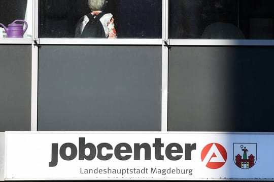 Nach Angaben von Experten haben immer mehr Menschen einen zweiten Job.