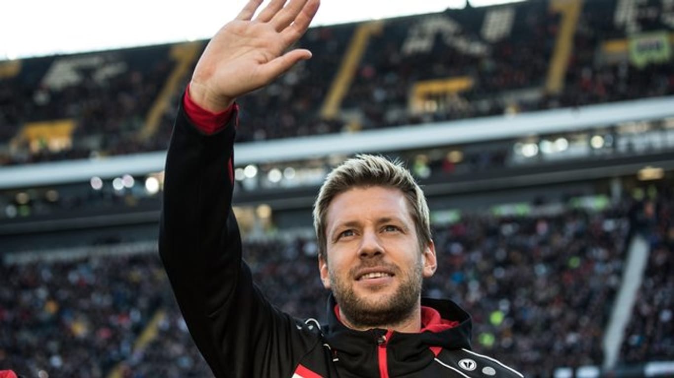 Marco Russ bleibt ein weiteres Jahr bei der Frankfurter Eintracht.