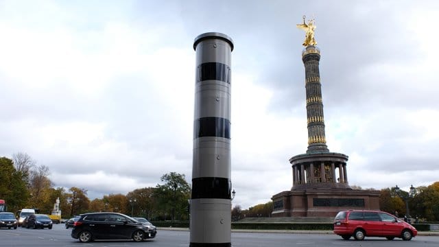 Auch Berlin hat inzwischen mehr Blitzer installiert: In diesem Jahr wurden elf neue Messgeräte angeschafft. Auch Berlin hat inzwischen mehr Blitzer installiert: In diesem Jahr wurden elf neue Messgeräte angeschafft.