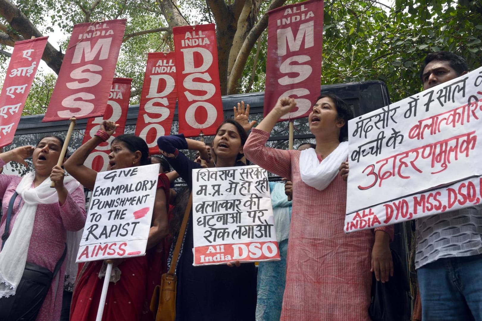 Indische Frauen demonstrieren gegen Missbrauch: Sexuelle Gewalt ist in dem Land ein großes Problem.