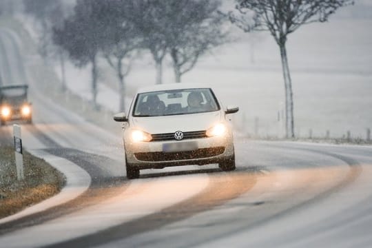 Wer bei Schnee ins Auto steigt, muss einiges beachten.
