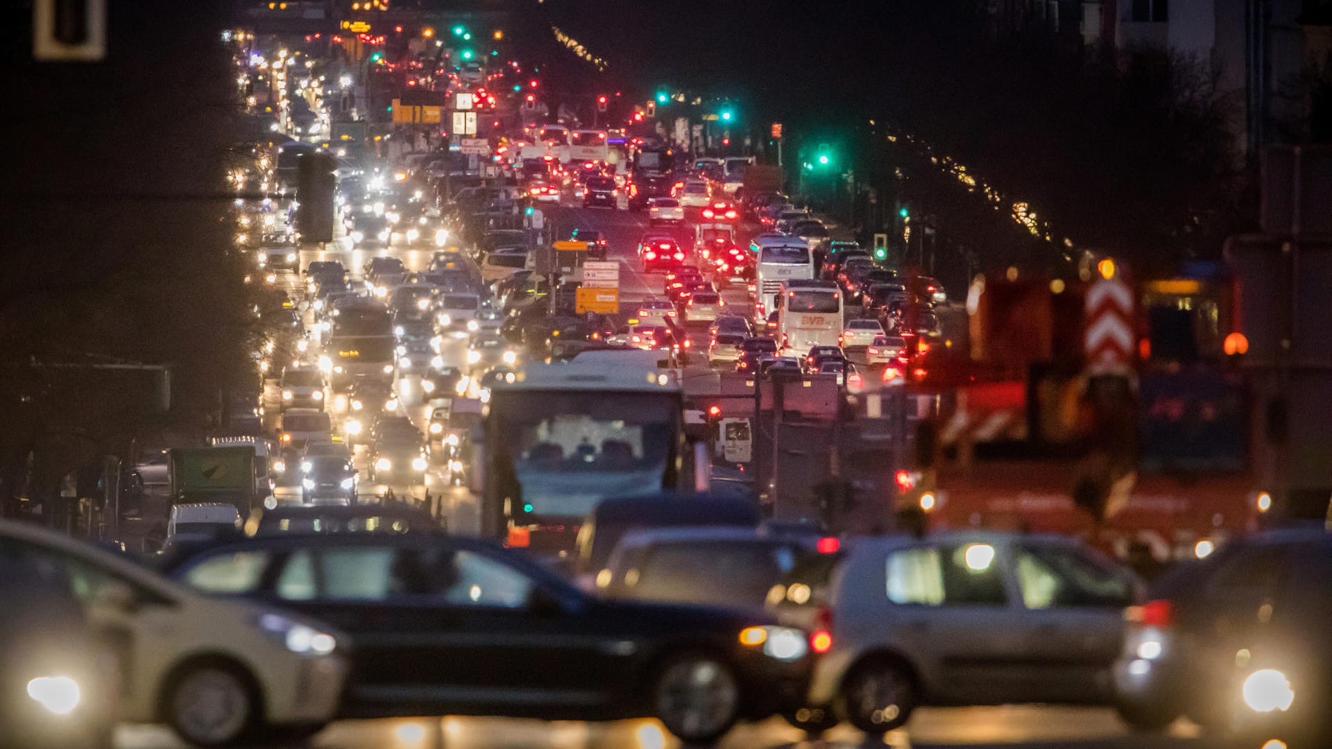 Stau in Berlin: Zu Weihnachten sind volle Straßen zu erwarten.