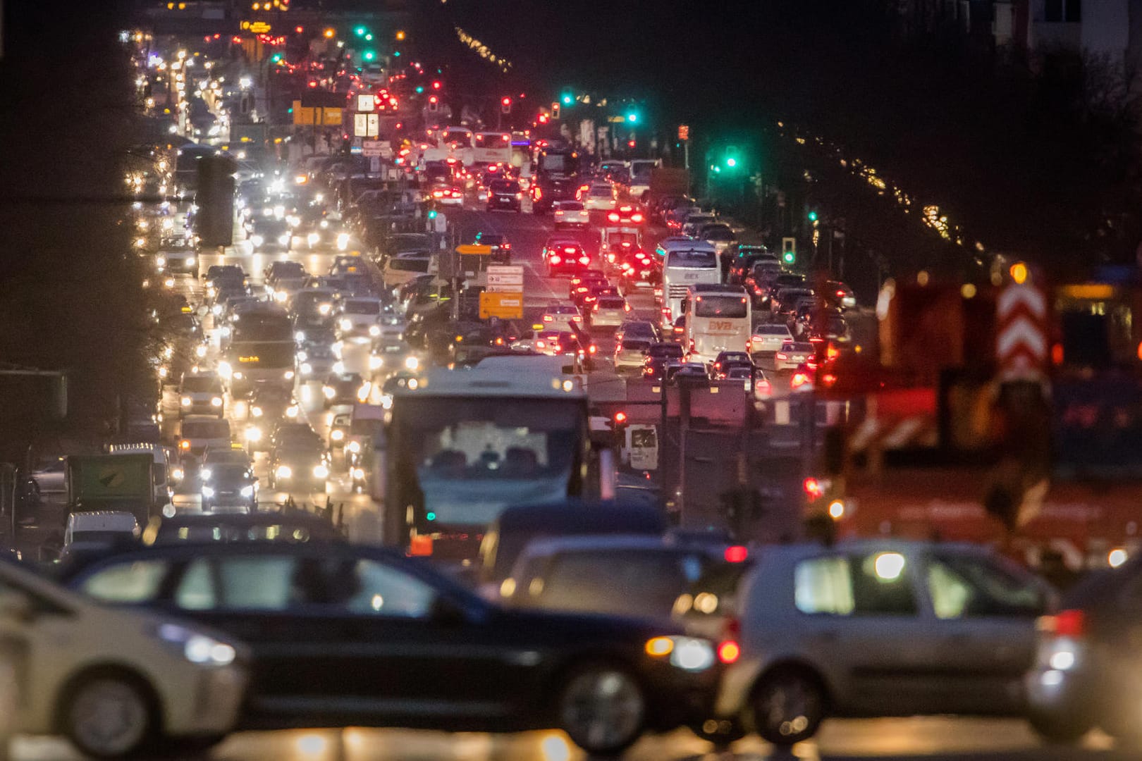 Stau in Berlin: Zu Weihnachten sind volle Straßen zu erwarten.