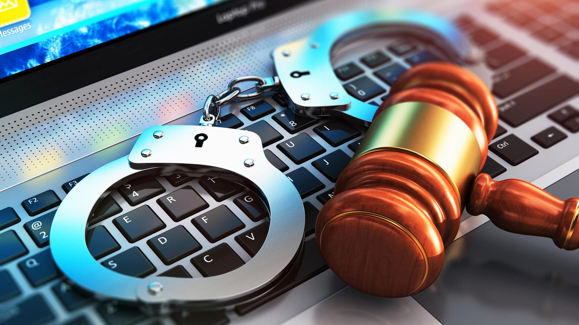 Handschellen und Hammer auf einem Laptop (Symbolbild): Kriminelle wollen per Fernwartungssoftware Zugang zum Onlinebanking-Account ihrer Opfer. Handschellen und Hammer auf einem Laptop (Symbolbild): Kriminelle wollen per Fernwartungssoftware Zugang zum Onlinebanking-Account ihrer Opfer.