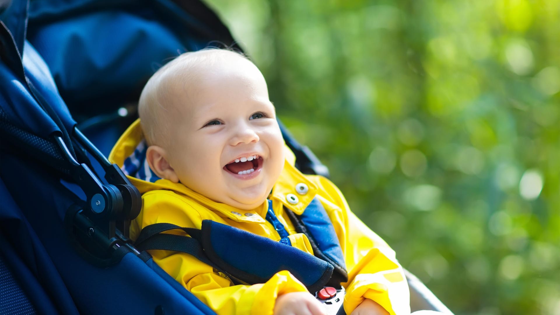 In einem guten Kinderwagen fühlt sich das Baby wohl und sicher.