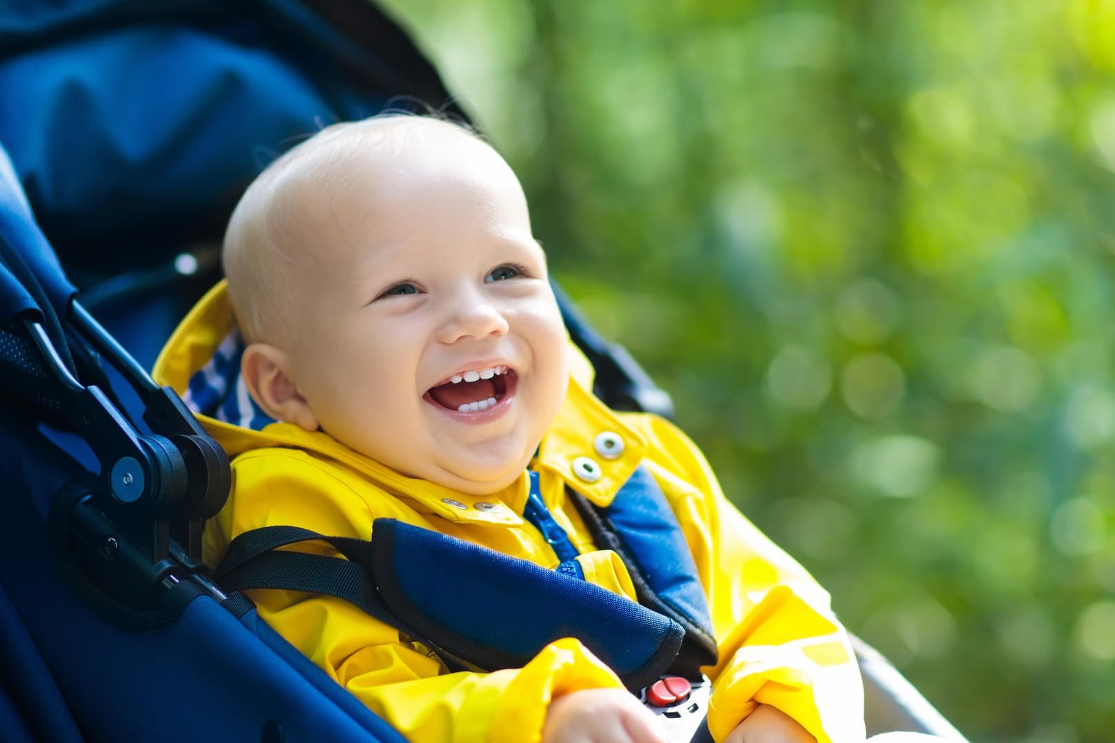 In einem guten Kinderwagen fühlt sich das Baby wohl und sicher.