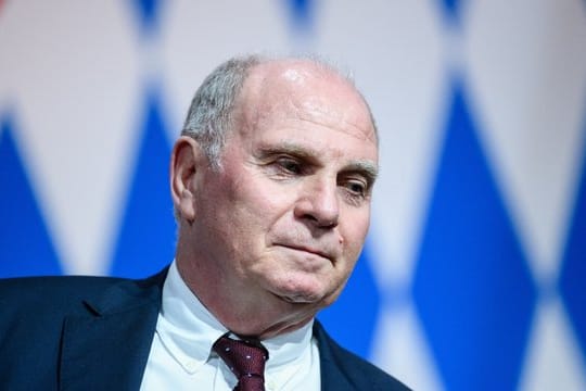 Uli Hoeneß bleibt der Aufsichtsratsvorsitzende des FC Bayern München.
