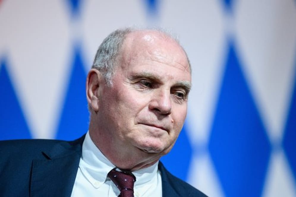 Uli Hoeneß bleibt der Aufsichtsratsvorsitzende des FC Bayern München.