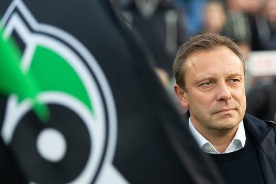 Hannovers Trainer Andre Breitenreiter macht ernst und droht dem Team wegen fehlender Leistung mit einer Urlaubssperre.