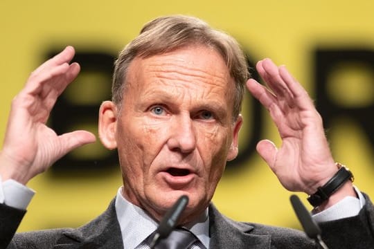Hans-Joachim Watzke macht sich für einen sensiblen Umgang mit den Fußball-Fans stark.