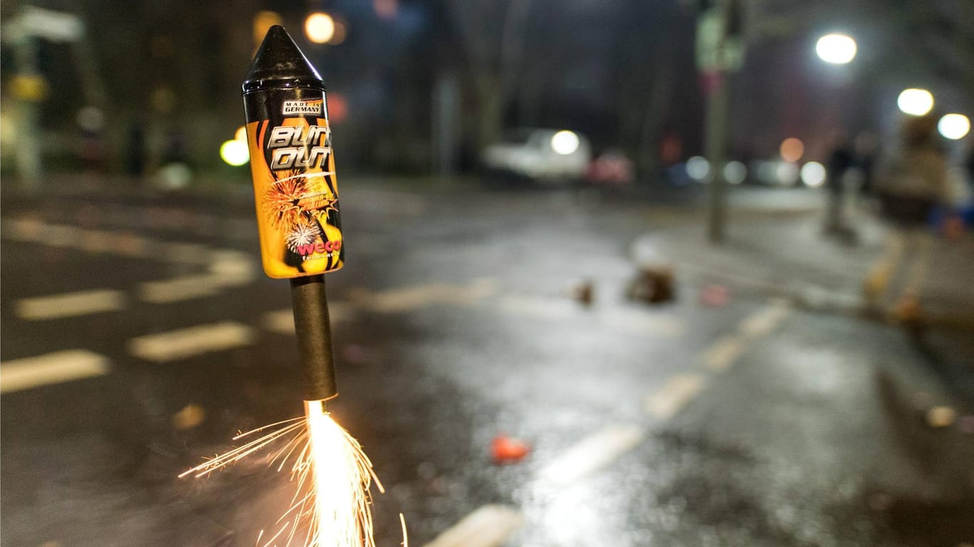 Eine Silvesterrakete von Weco: Feuerwerk verursacht viel Feinstaub. Bedenklich findet das der Hersteller nicht.