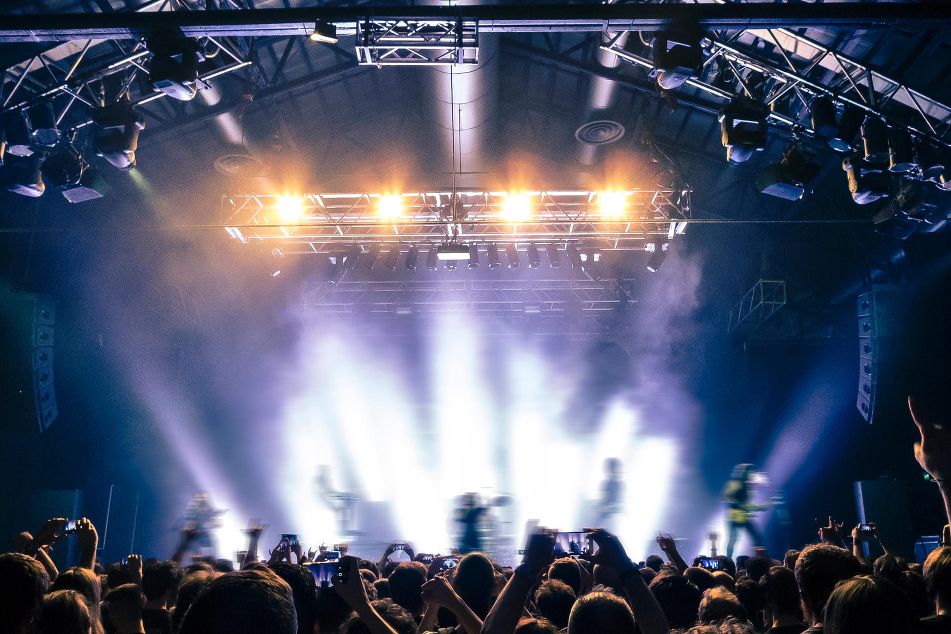 Konzert: Das eigene Ausdrucken von Eventim-Tickets ist künftig kostenfrei. Sportfans müssen jedoch weiter in den sauren Apfel beißen.