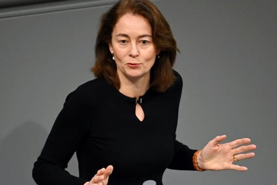 Katarina Barley (SPD), Bundesjustizministerin, will Hauseigentümern verbieten, die Grundsteuer weiter auf die Miete umzulegen.
