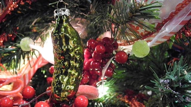 Weihnachts-Gurke: Wer die "Christmas Pickle" entdeckt, bekommt in den USA ein zusätzliches Geschenk.